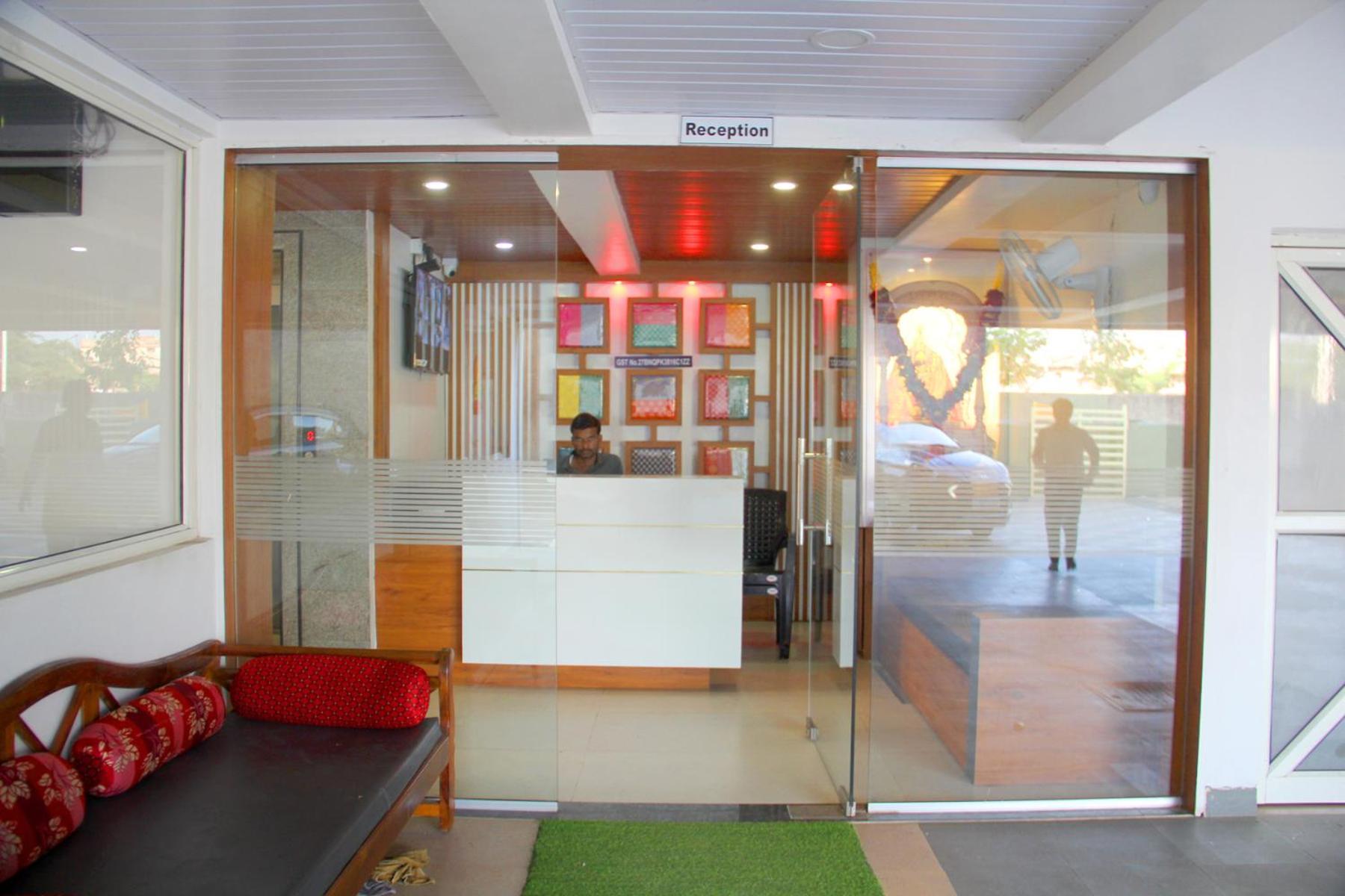 Hotel Ambai Executive Tuljapur Εξωτερικό φωτογραφία